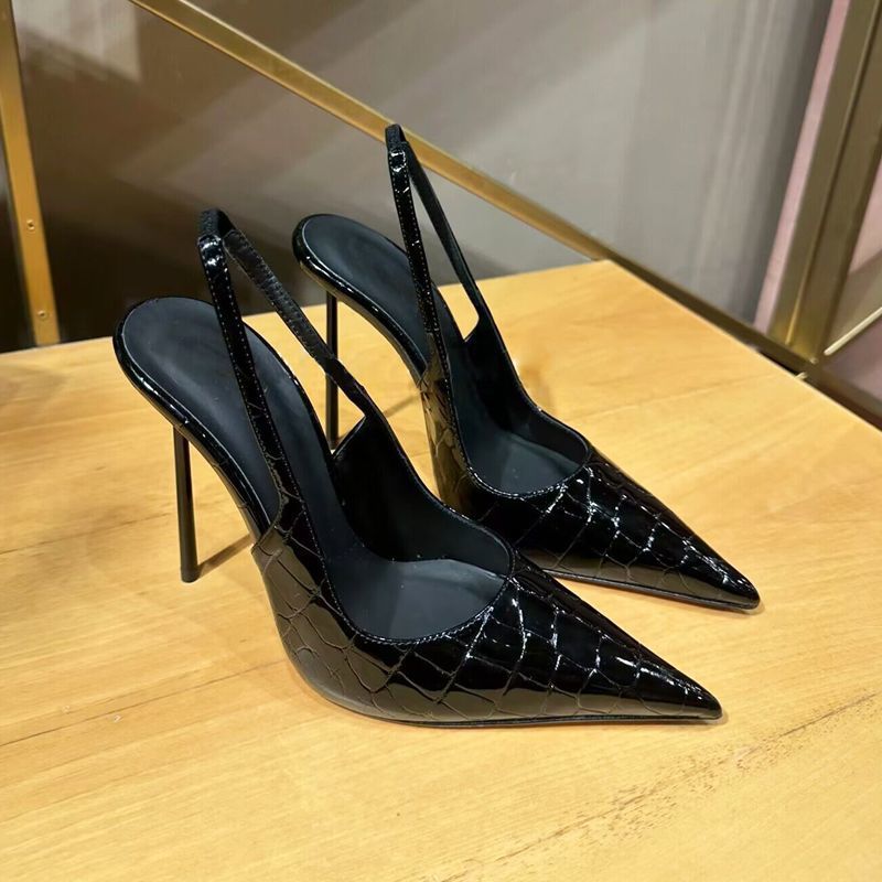 Women Shoes Model - New Simple Pointed Back Hollow Sandals