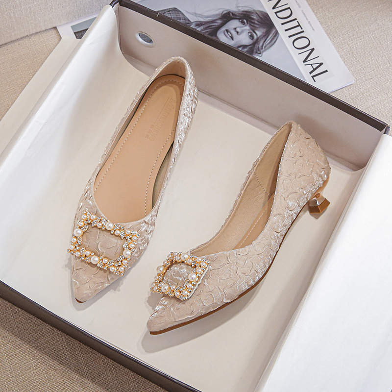 Ivory Textured Satin Pointed T - огляд і ціна Women'S Shoes Kitten Heels